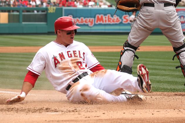 One Quick Roster Fix for Six MLB Contenders