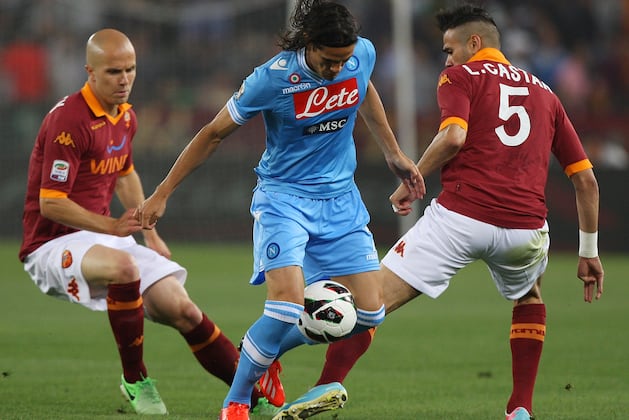 Edinson Cavani Transfer Rumours: Latest News on the Napoli Star