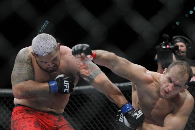 By the Numbers: Why Fight with Daniel Cormier Makes Sense for Dos Santos