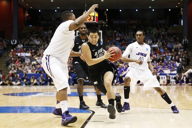Ranking the 10 Most Unselfish Players in College Basketball for 2013-14 Season