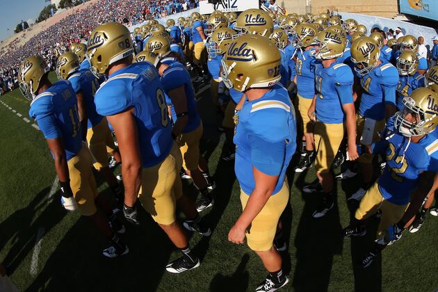 Pac-12 Football: Dark Horse Teams Who Could Shake Up the Pac-12