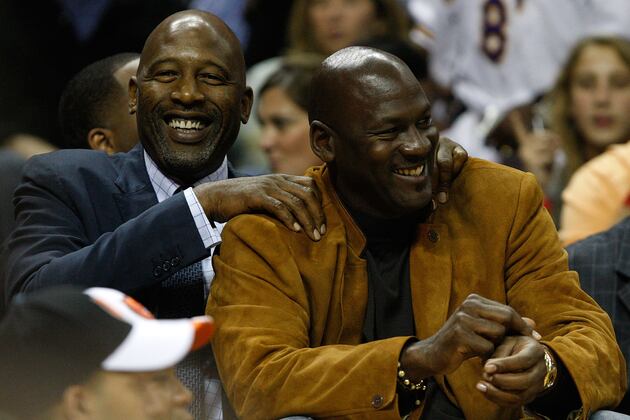 North Carolina Basketball: The 5 Biggest Fan Favorites in Tar Heels History