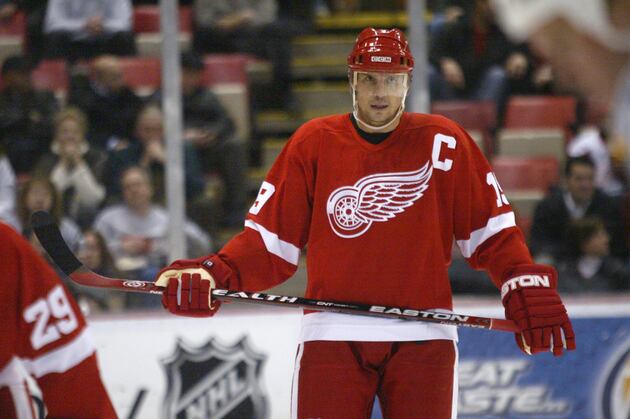 Ranking the 10 Greatest NHL Players Who Spent Their Whole Career with 1 Team