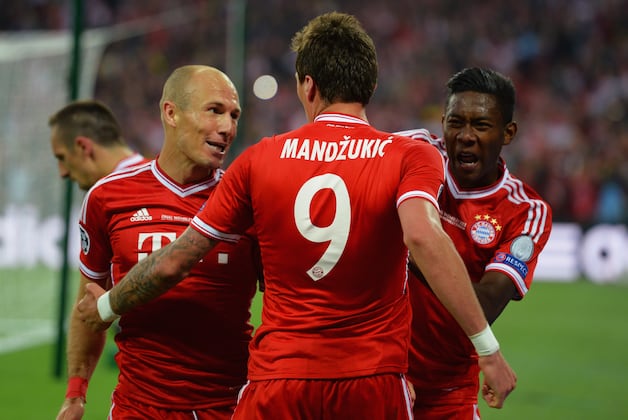 Bundesliga Wrap: Bayern Equal Record, Luiz Gustavo Debuts for Wolfsburg and More