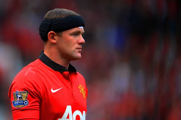 Paper News and Gossip: Liverpool's Defence, Rooney's Headband and Giroud on Fire