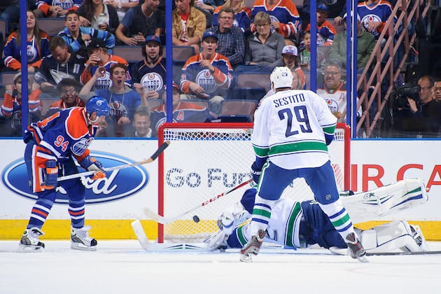 5 Burning Questions for the Vancouver Canucks' 2013-14 Season