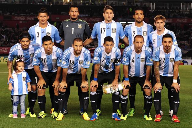 hi-res-184155850-players-of-argentina-pose-for-photo-before-a-match_crop_north.jpg
