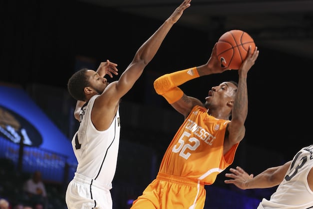 Kentucky Basketball: Early Scouting Reports for Top SEC Rivals