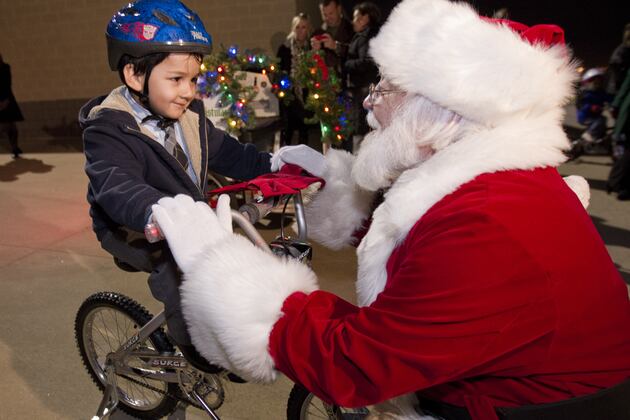 10 Things NASCAR Fans Should Ask Santa for This Christmas
