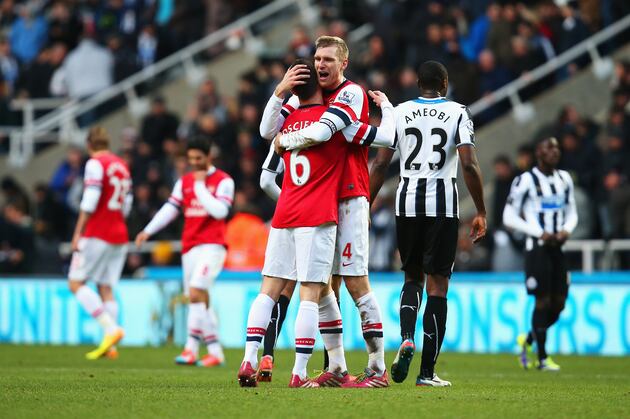 Premier League Team of the Week: Willian, Mertesacker and Huddlestone Star