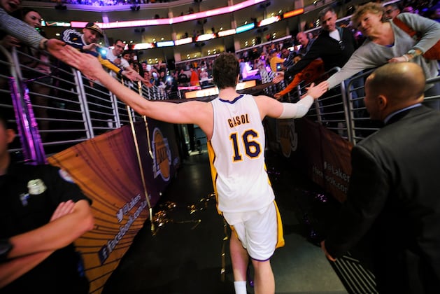 How LA Lakers Fans Can Survive Rare Disaster Season