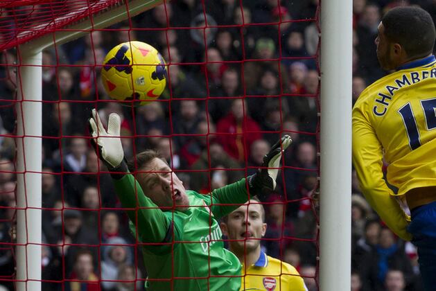Liverpool Outgun Arsenal and the Premier League Weekend in 20 Pictures