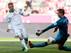 Hunt beats Neuer