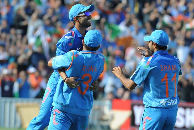 10 Great Catches from World Cricket in 2014