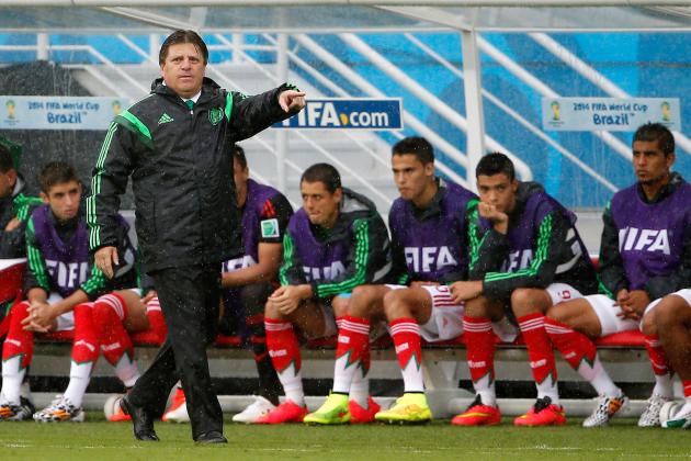 Mexico coach Miguel Herrera loses his mind in the best way 