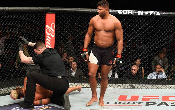 Alistair Overeem (right) finished Mark Hunt (left)