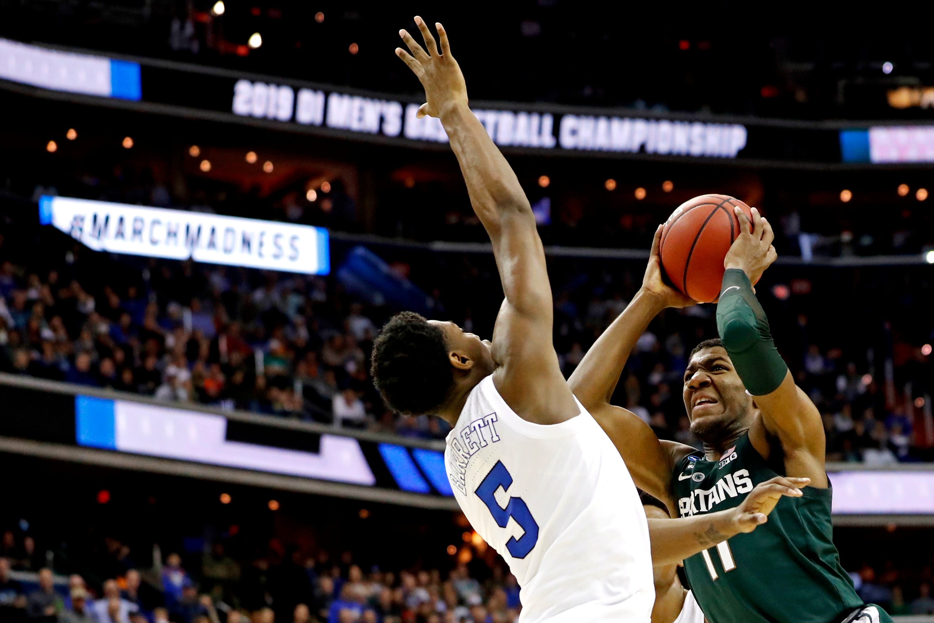 Zion Williamson Rj Barrett Combine For 43 In Duke S Dominant Win