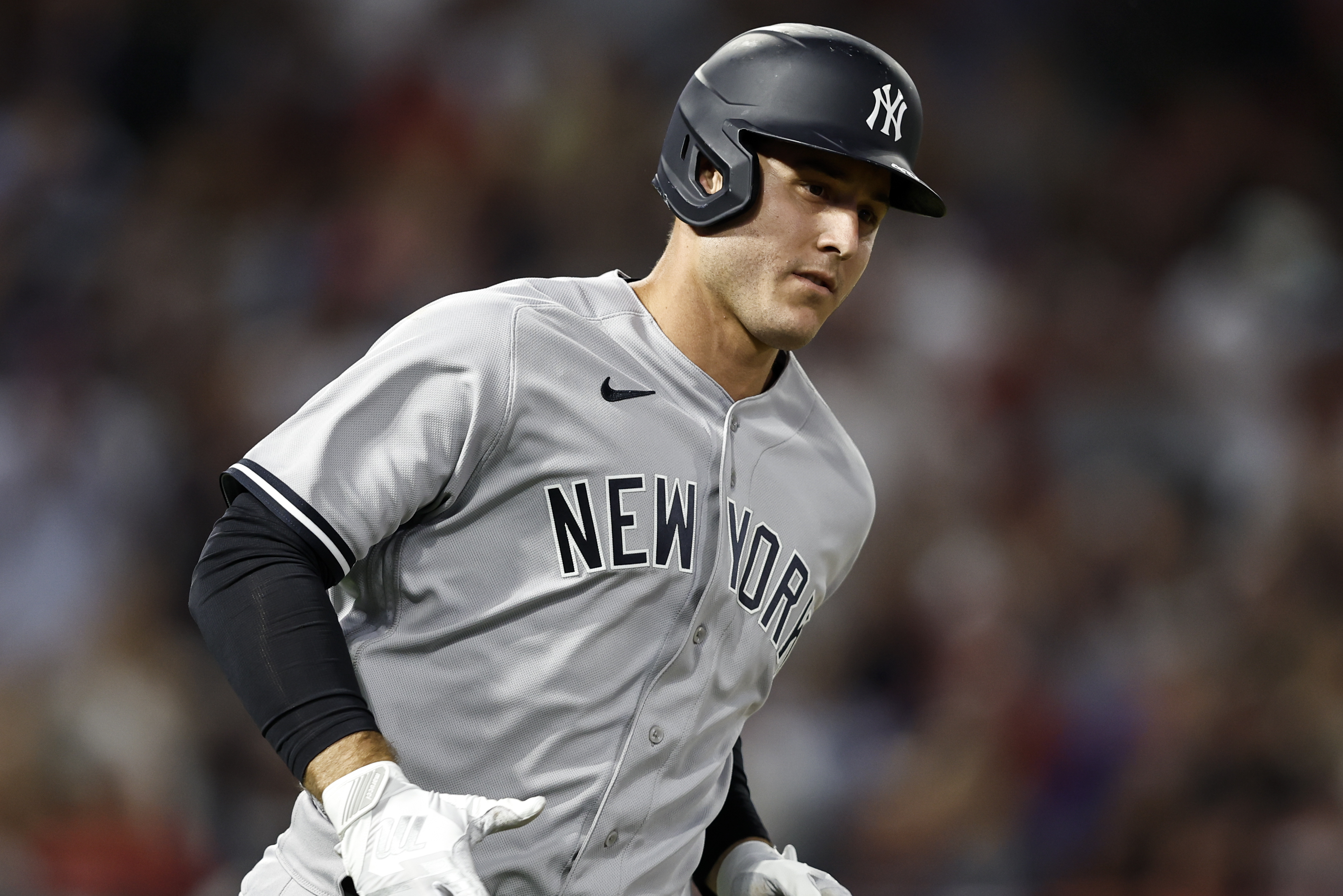 MLB rumors: Anthony Rizzo 'eager' to re-sign with Yankees this offseason 