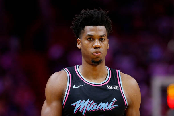 Hassan Whiteside knee injury: Heat center out Game 4 - Sports Illustrated
