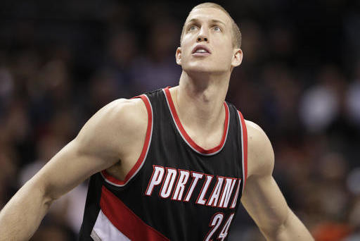 Mason Plumlee signs 3-year, $25M deal with Pistons