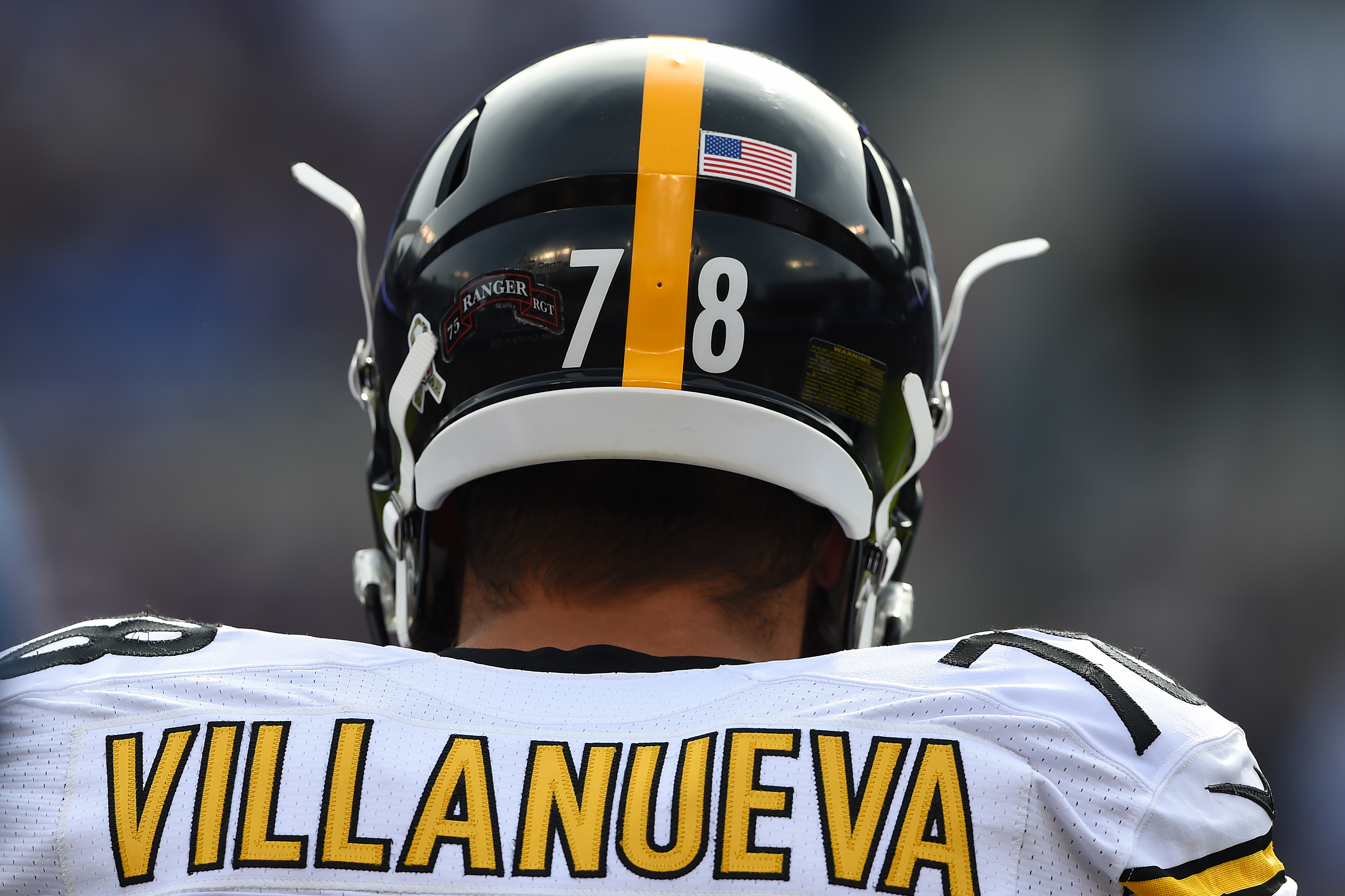 Alejandro top villanueva helmet