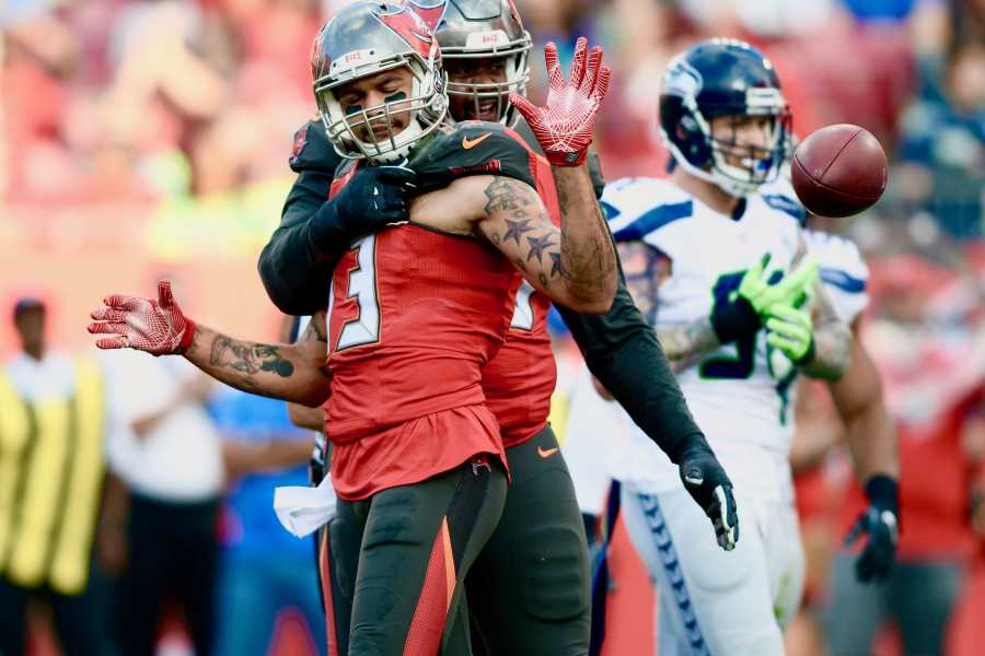 Bleacher Report | Monday Morning Digest: Bucs Alive in Playoff Hunt 