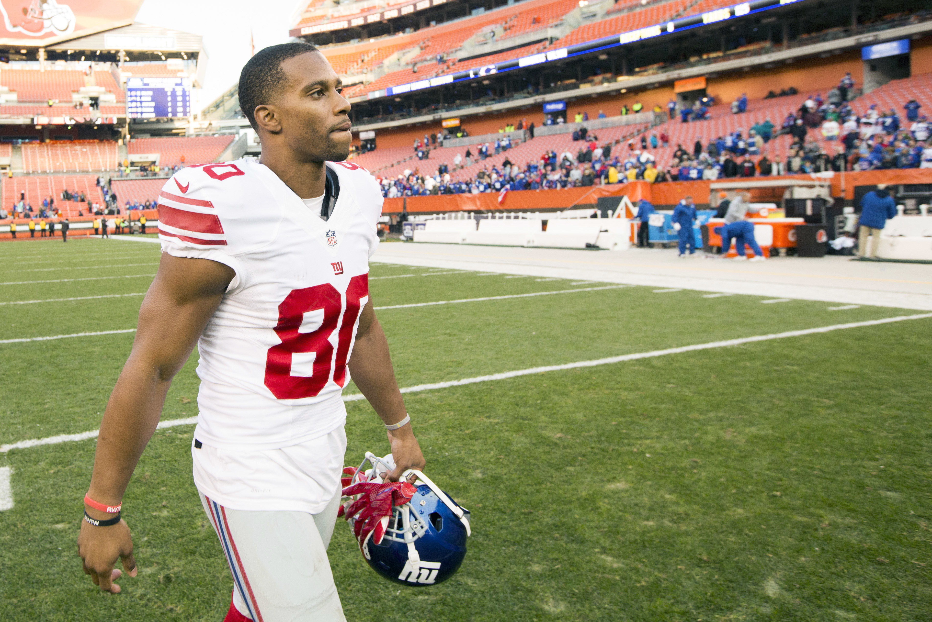 Victor Cruz visits the NFL Shop at Super Bowl at Macy's Herald Square  News Photo - Getty Images