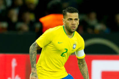 WORLD SOCCER TALK 🔵 Dani Alves to remain in custody, Neymar Sr