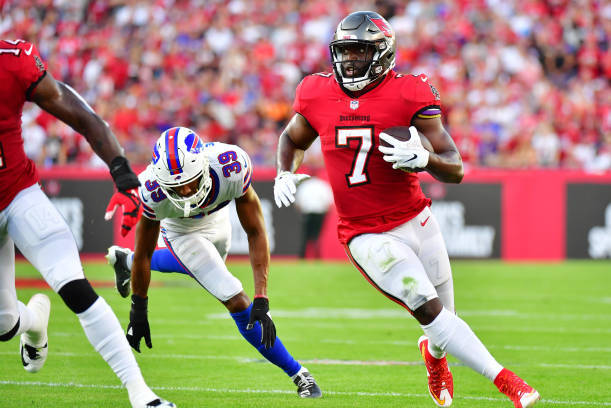 Leonard Fournette nearly missed Bucs vs. Seahawks over passport issue