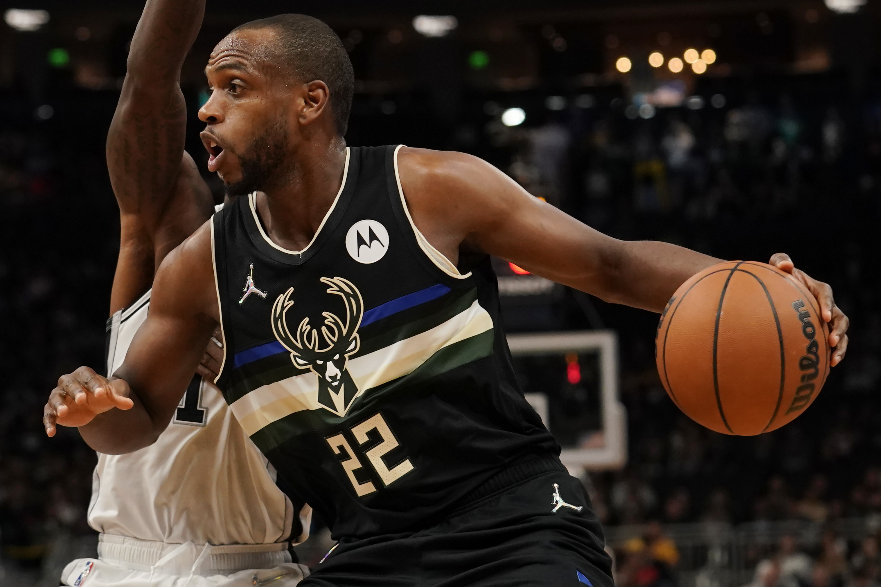 Khris Middleton was dunked on by Giannis Antetokounmpo at World Cup