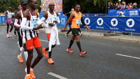 Kenyan runner breaks marathon record in Berlin