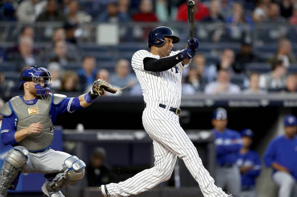 Aaron Hicks is walking a ton, going against the grain of his teammates -  Pinstripe Alley