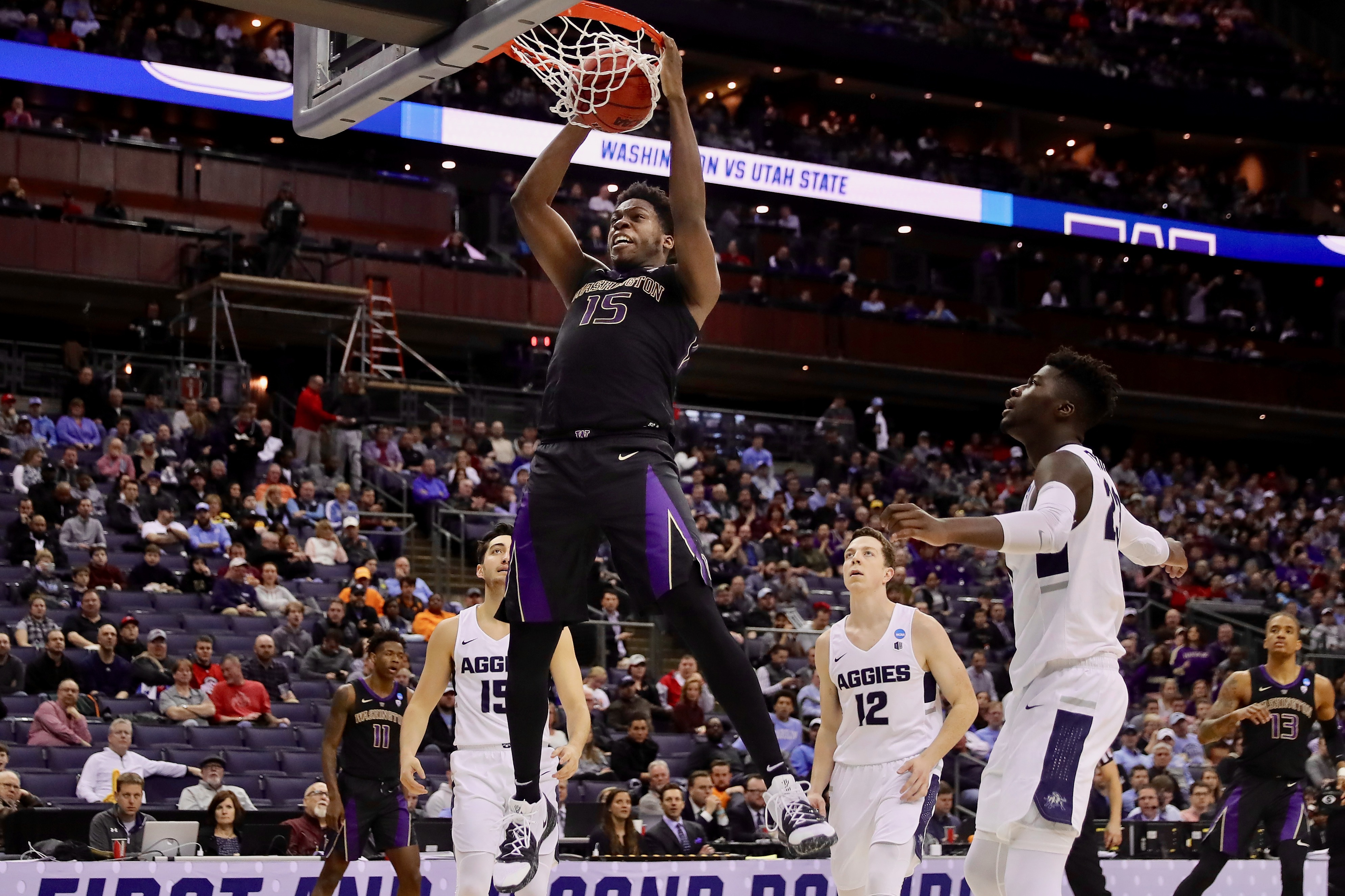 No 9 Washington Downs No 8 Utah State Advances To Round 2 Of