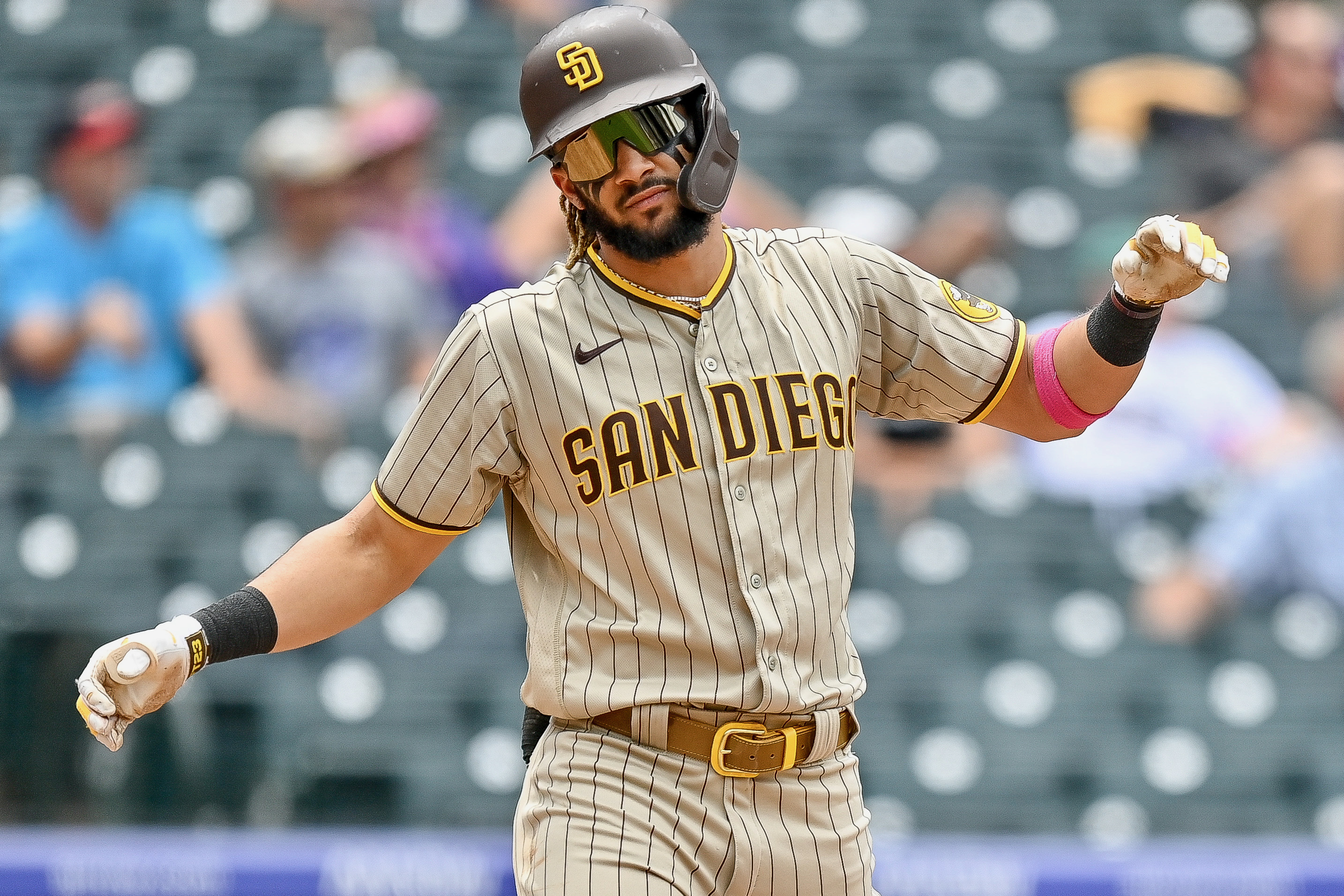 San Diego Padres' Fernando Tatis Jr. expects to swing bat in 2 weeks - ESPN