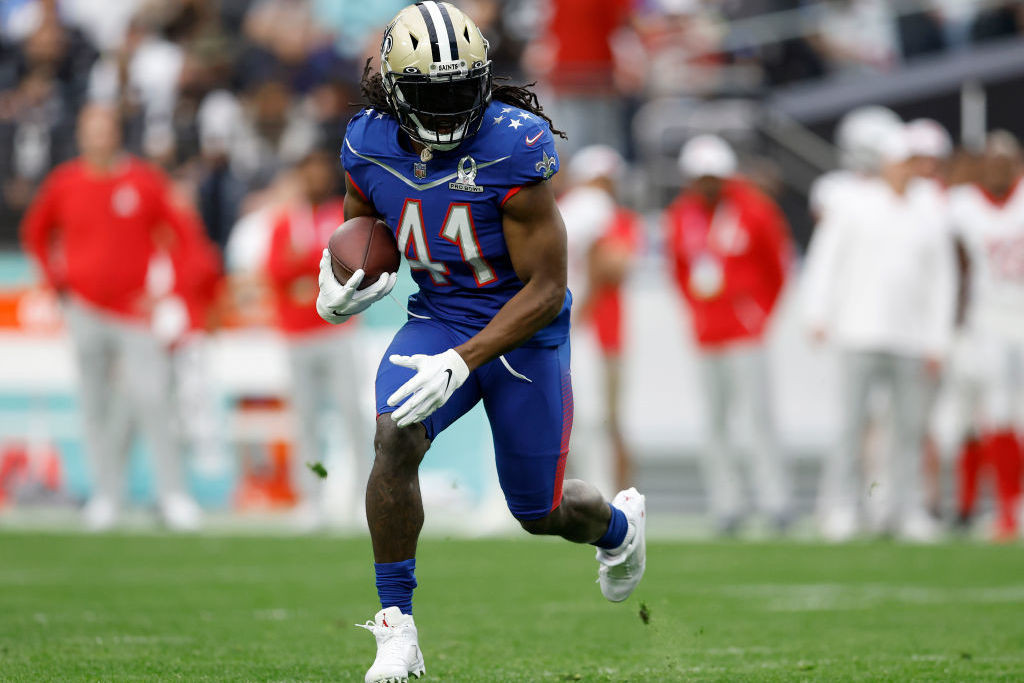 The Saints Are Open to Trading Pro Bowl RB Alvin Kamara, and My Eyes Get  Wide - Bleacher Nation