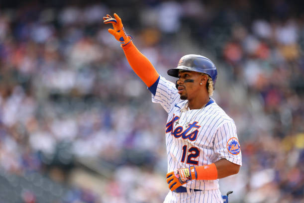 Mets' Francisco Lindor takes BP, but return still not near