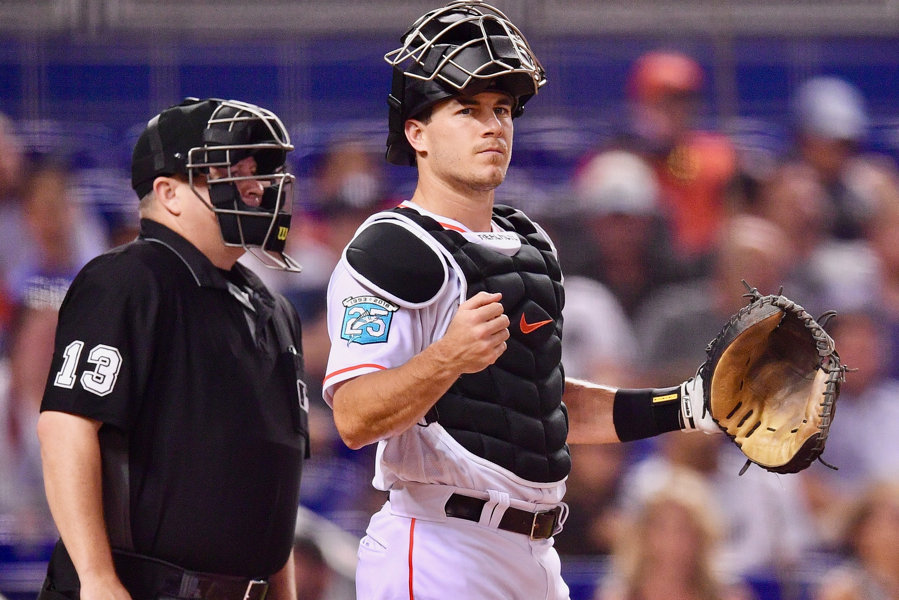 1,163 Baseball Catcher Mask Stock Photos, High-Res Pictures, and Images -  Getty Images