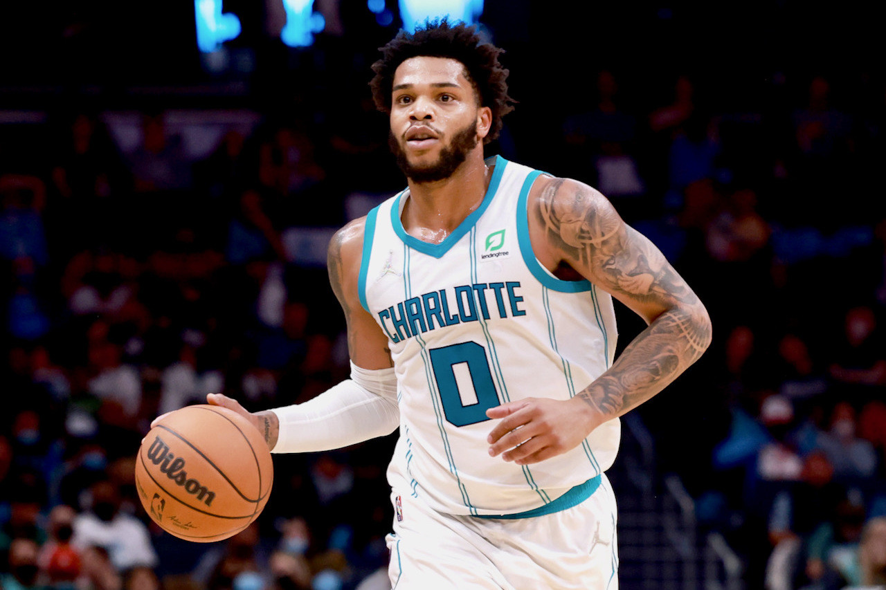 Hornets extend qualifying offers to Miles Bridges and Cody Martin