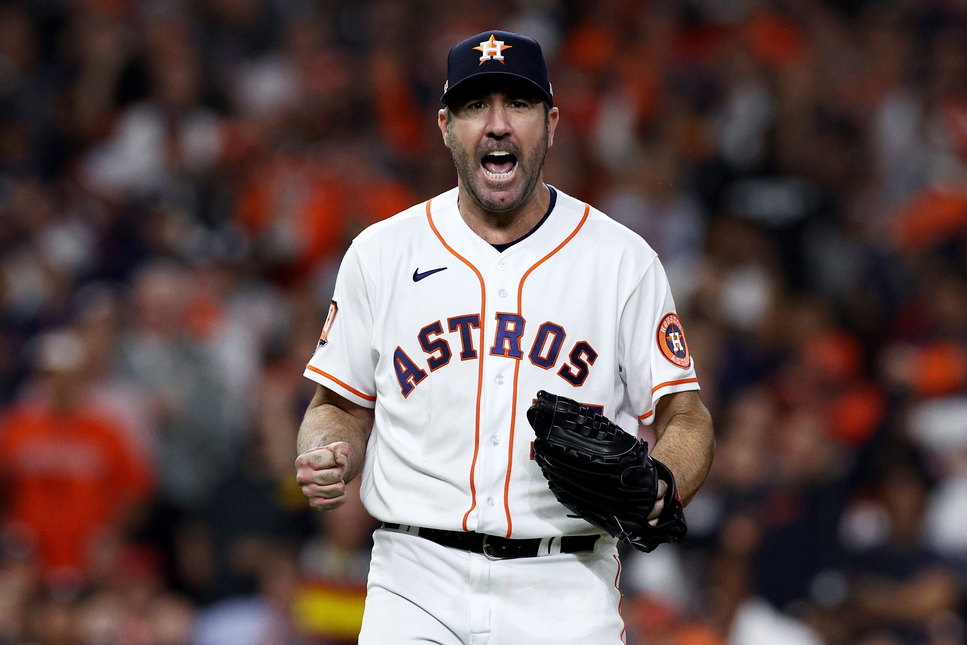 Justin Verlander rejects Houston Astros' player option, becomes a
