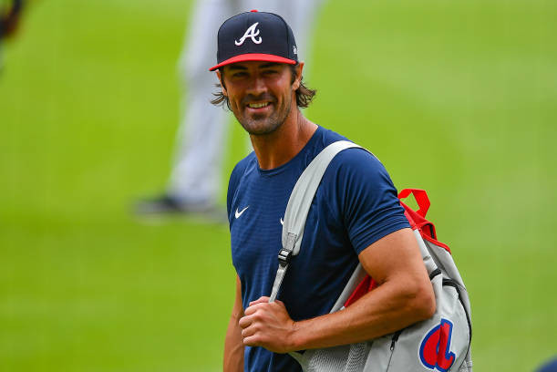 Texas Rangers Cole Hamels gives his mansion to charity