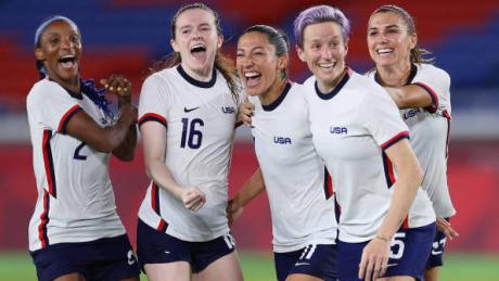 U.S. Soccer agrees to historic equal pay agreement
