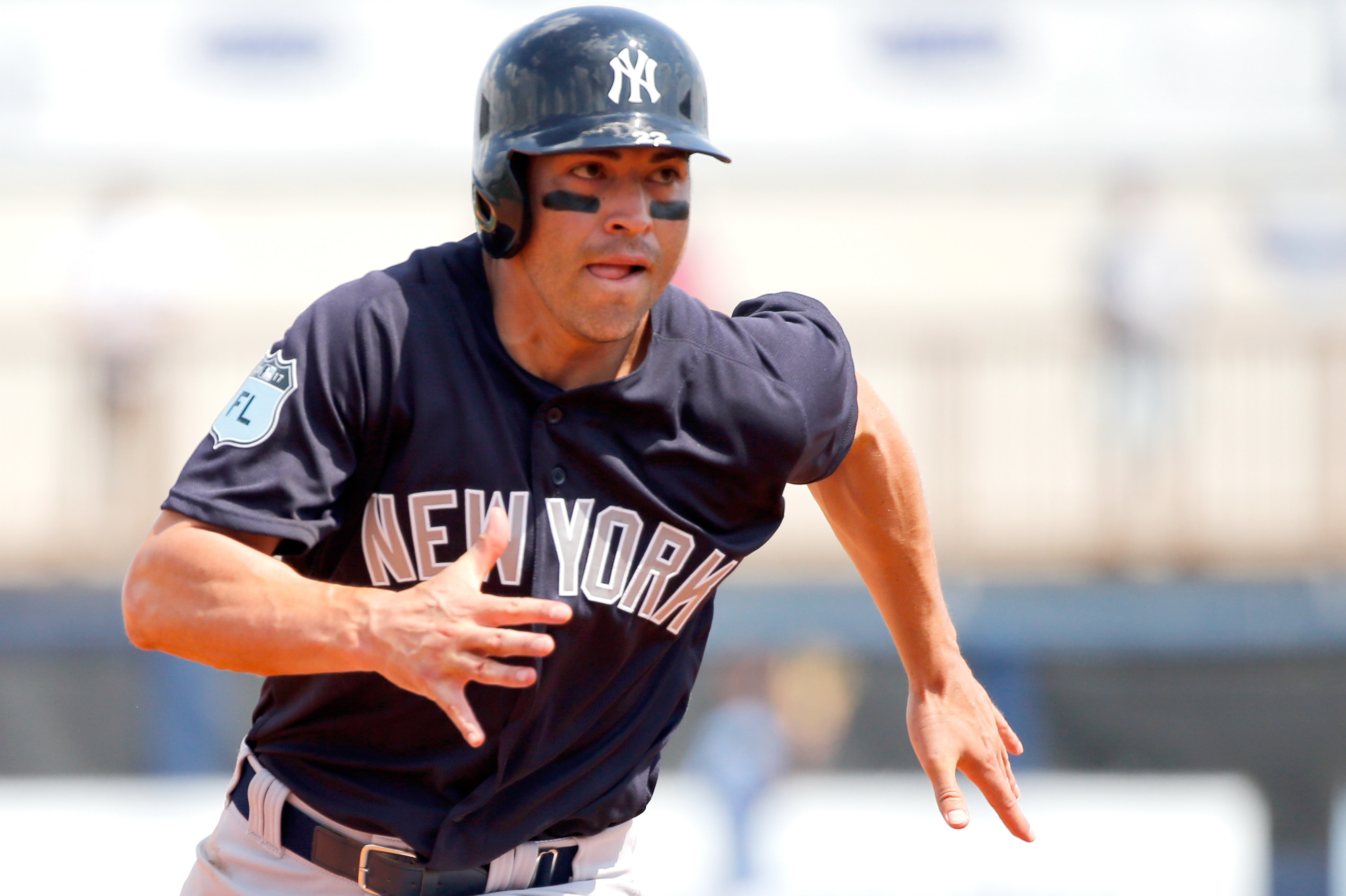 Jacoby Ellsbury Reports to Yankees Camp With an Injury-Clouded