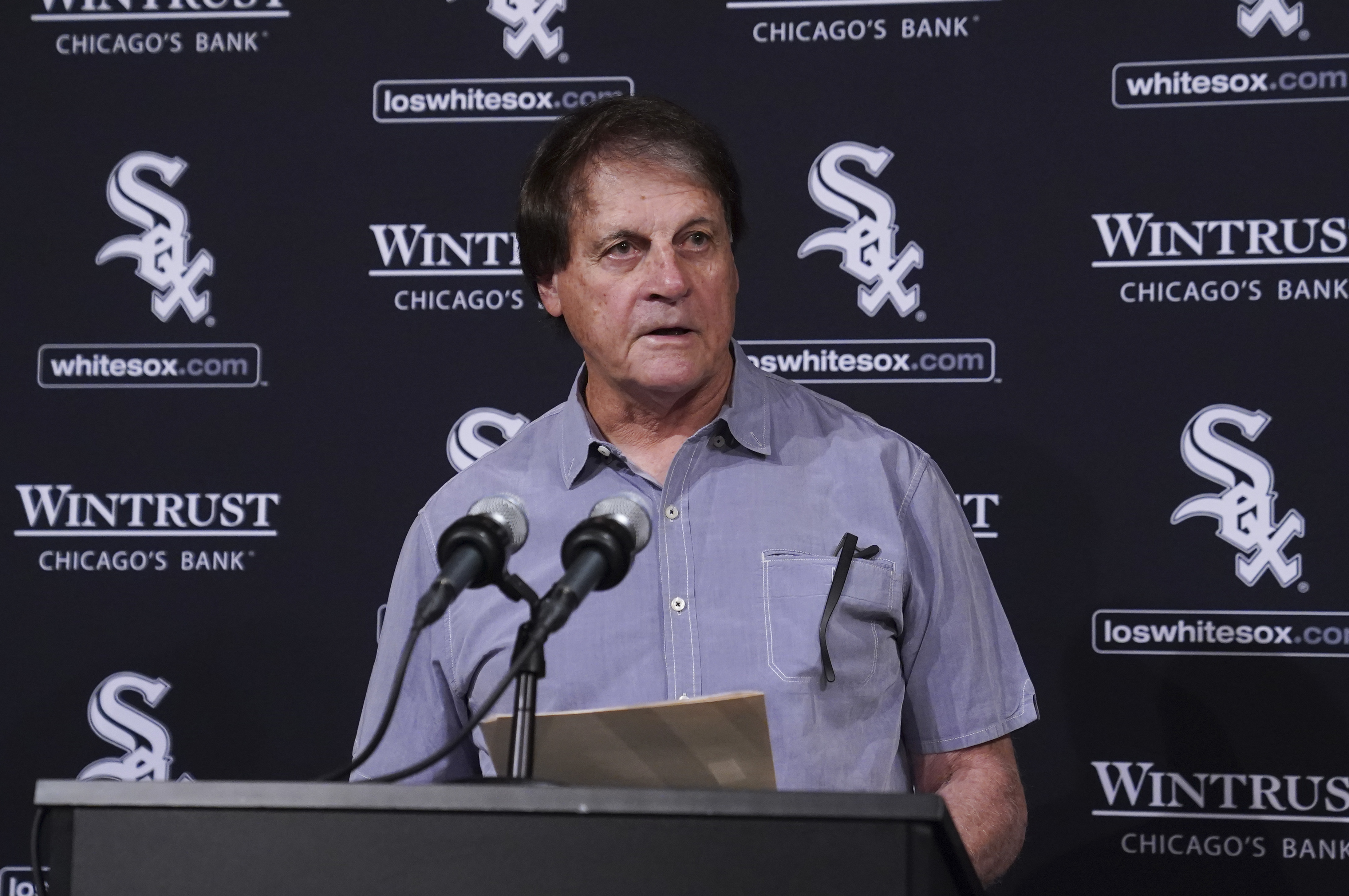 Tony La Russa Officially Retiring (Again), and the Managerial Market Has  Another Opening - Bleacher Nation