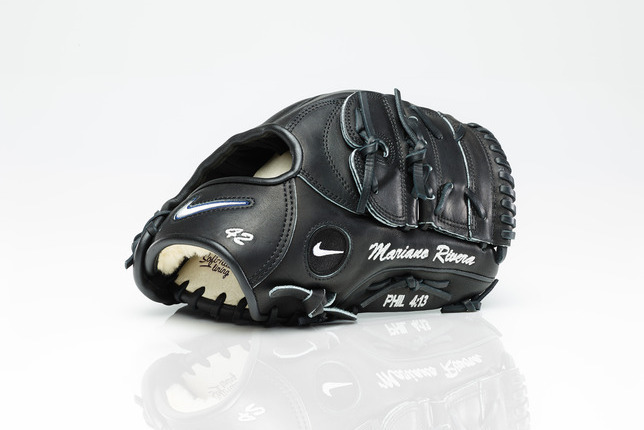 rivera baseball glove