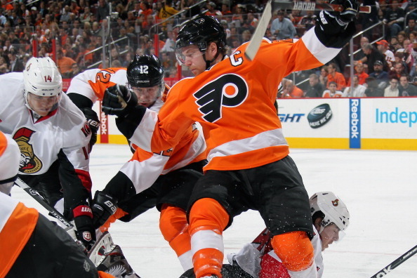 Through cheers, 'Rouxs,' and boos, Claude Giroux stays steady in return to  Philadelphia