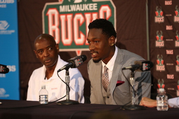 Milwaukee Bucks: Larry Sanders Deserves Thanks For Speaking Out