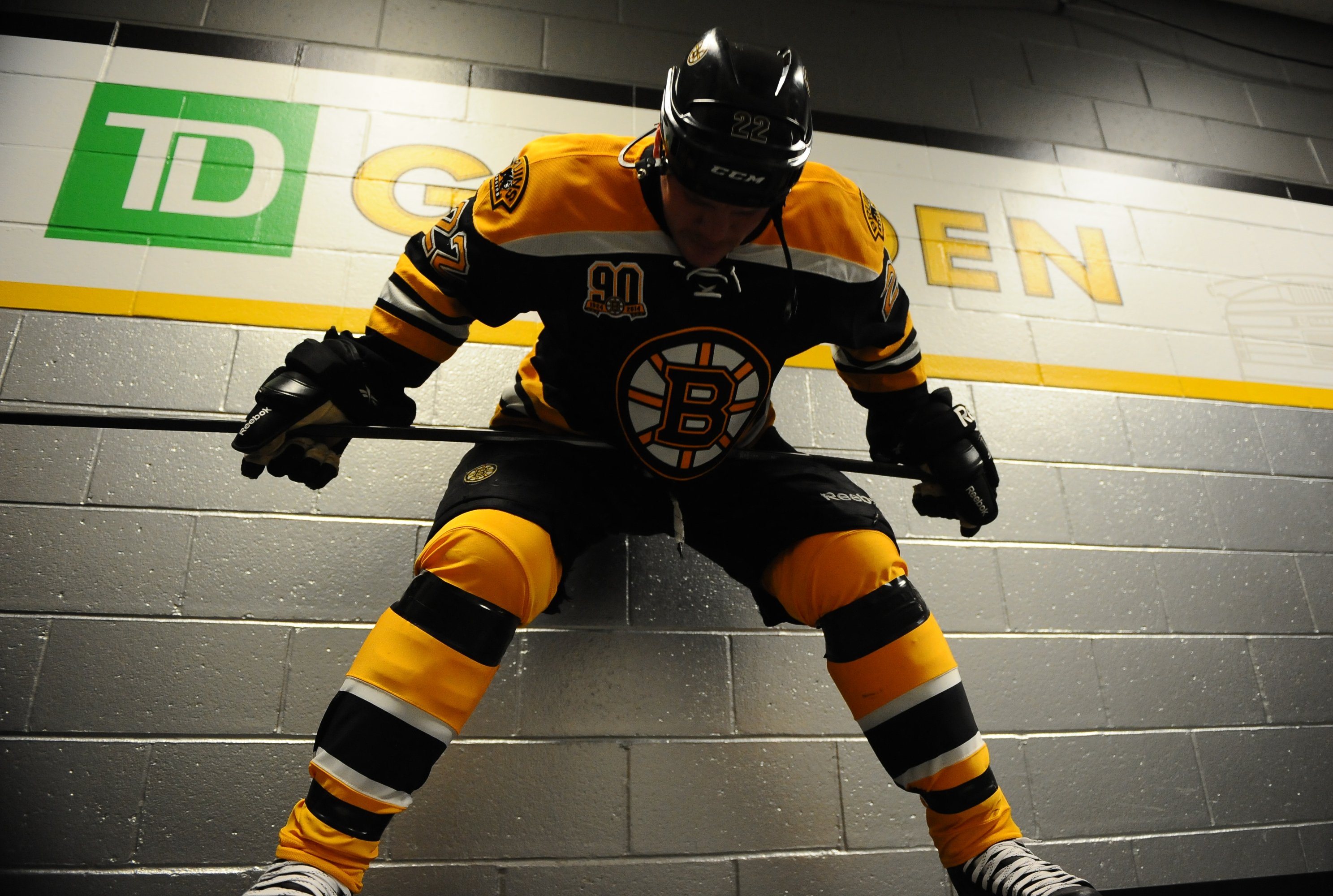 NHL suspends Boston Bruins' Shawn Thornton for 15 games - Los