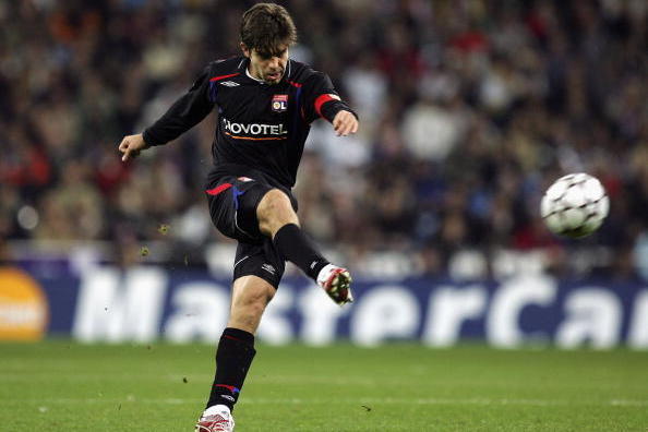 https bleacherreport com articles 1942045 juninho pernambucano announces retirement at age 39