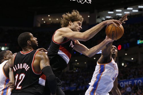 Trail Blazers' Robin Lopez to host special with brother Brook on Disney XD  