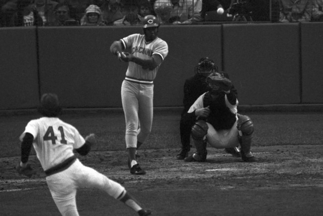 BaseballHistoryNut on X: 1975 World Series, Joe Morgan up to bat
